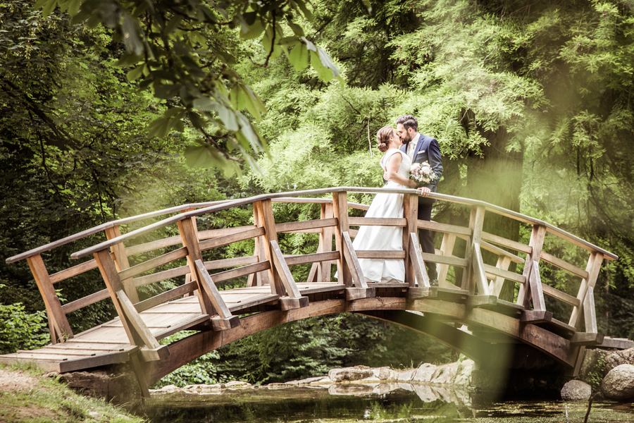 Hochzeitsfoto von Elias Gärtner – Violet-Photographie